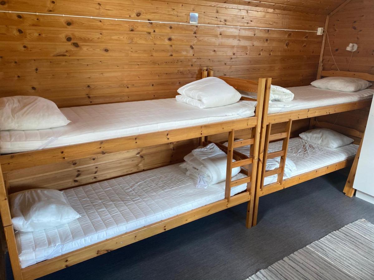 Kanalkrogen Stugor Sjötorp Buitenkant foto